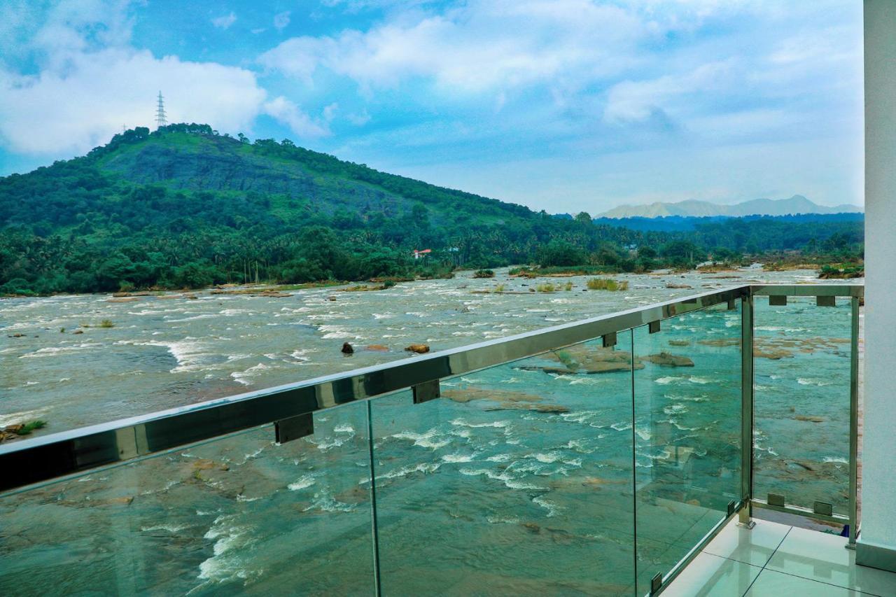 The Anchorage Athirapilly Resort Athirappilly Exterior photo